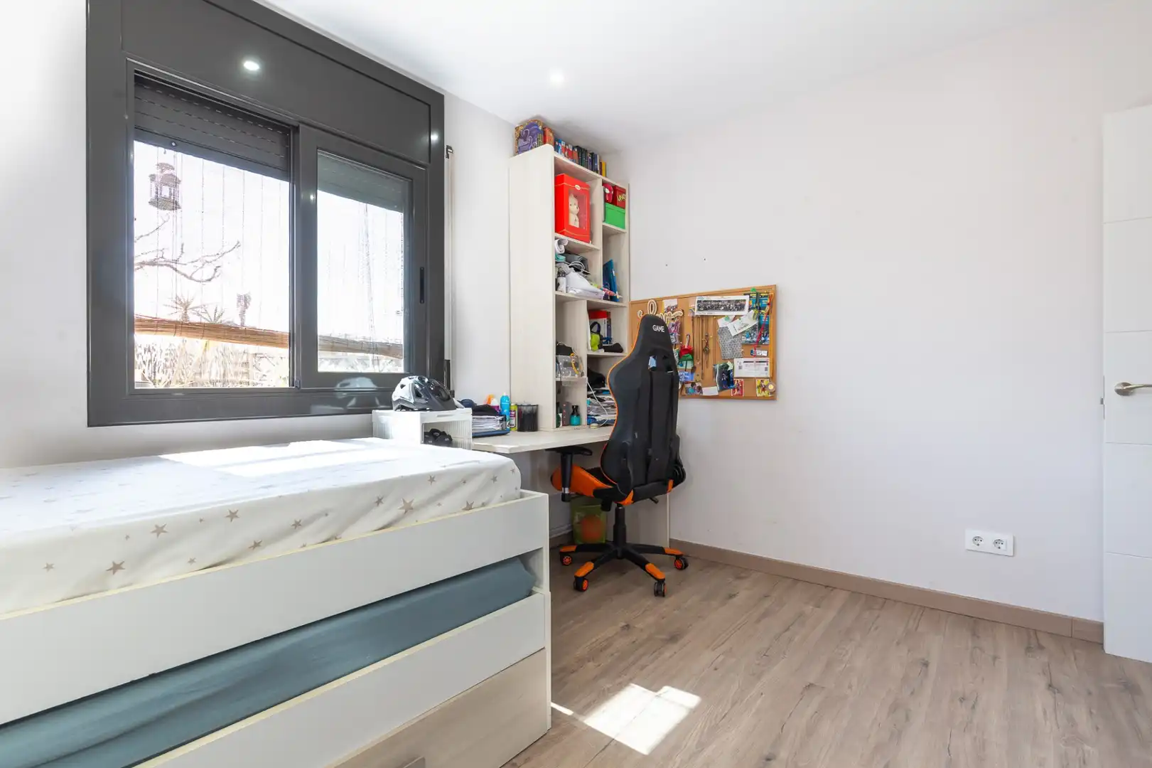 Habitación de Ático en venta en Rubí con Aire acondicionado, Calefacción y Terraza