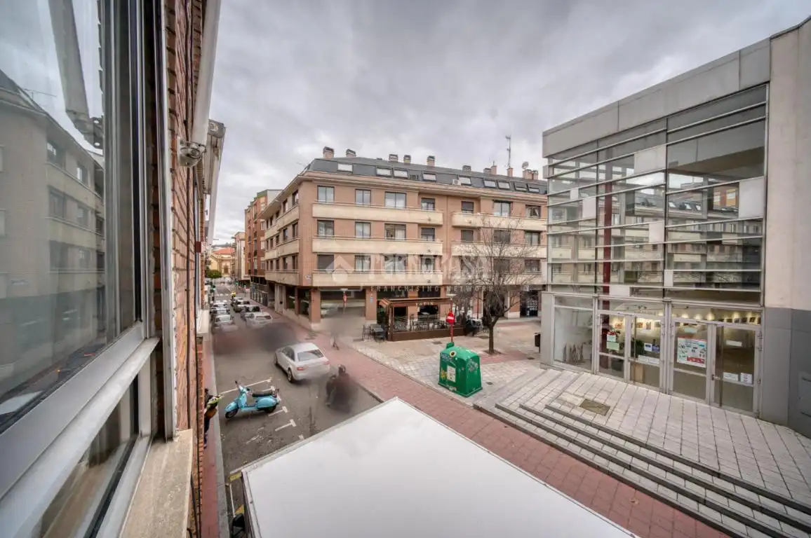 Vista exterior de Piso en venta en Valladolid con Calefacción, Terraza y Trastero