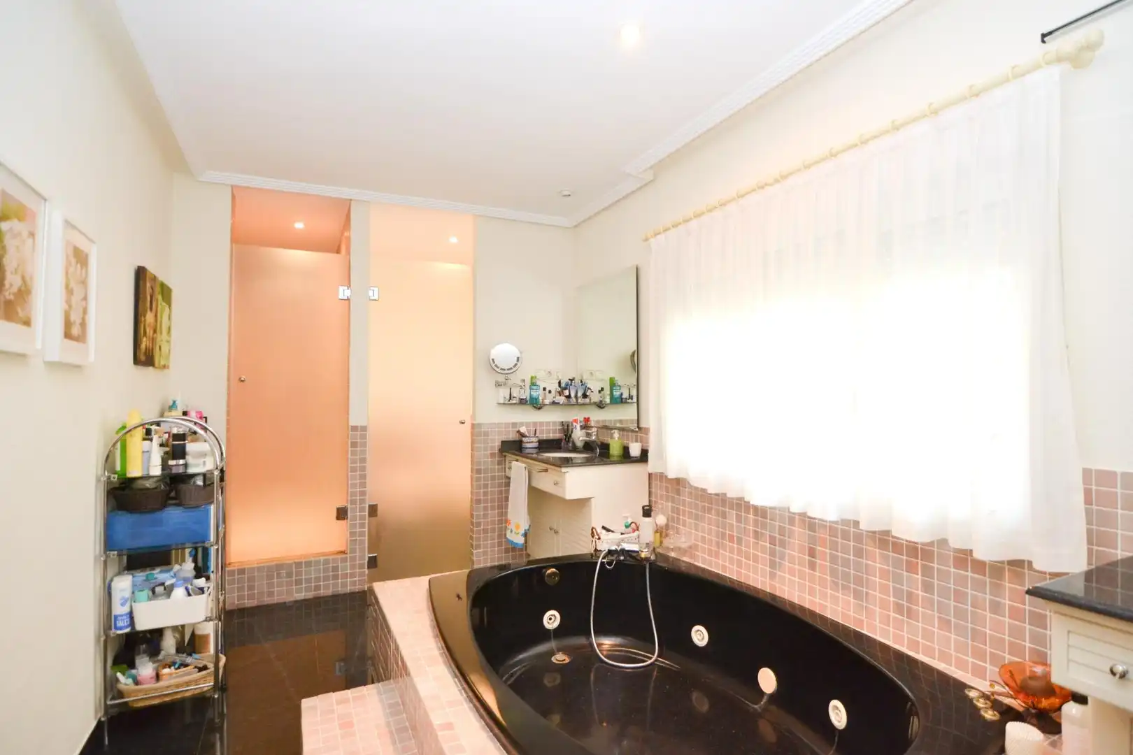 Bathroom of Houses for sale in Villanueva de la Cañada  with Air Conditioner, Private garden and Terrace