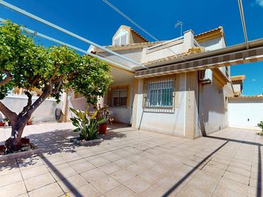 Reihenhaus mit Garten zum Verkauf in Calle MAR ARABICO