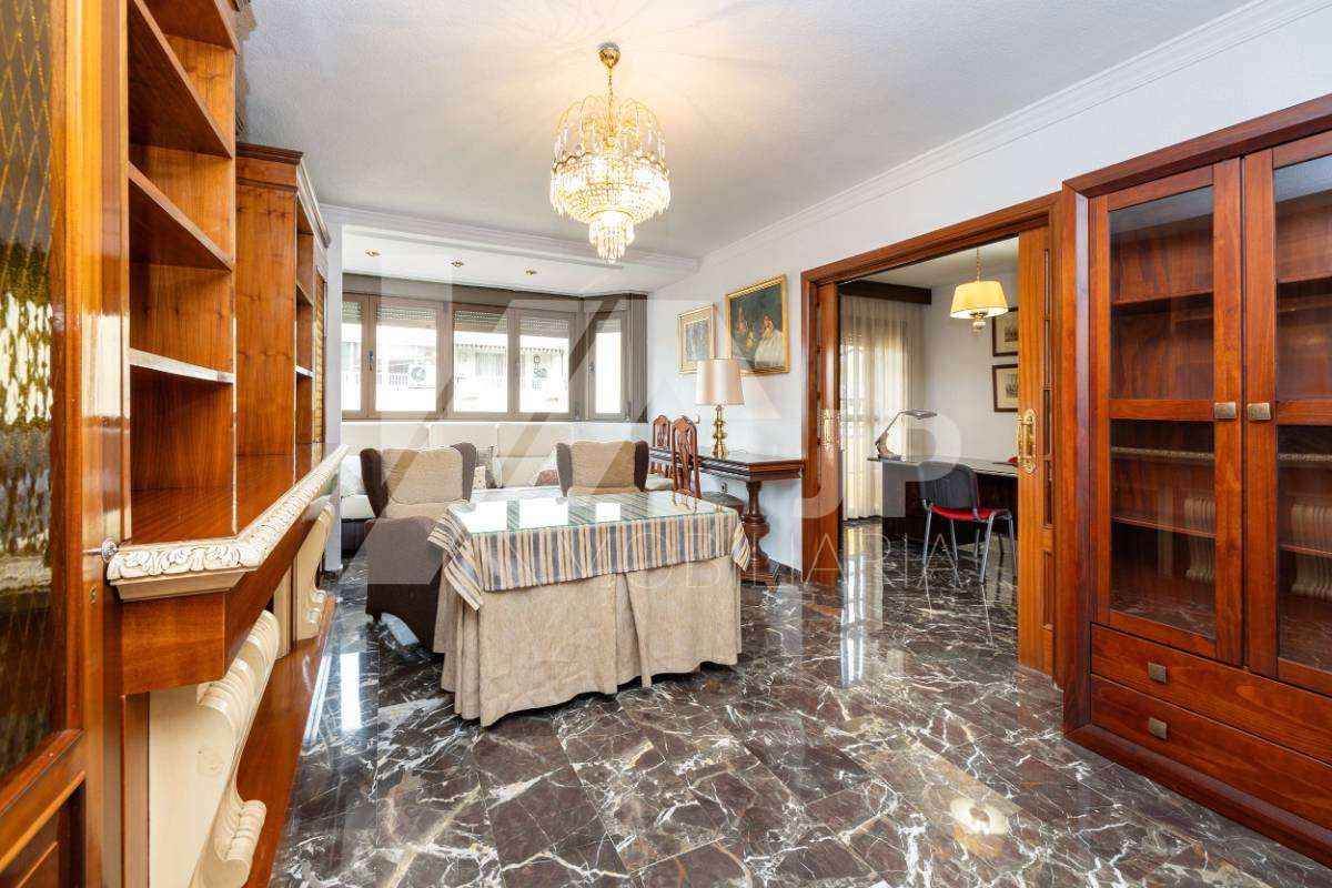 Living room of Flat to rent in  Granada Capital  with Air Conditioner, Heating and Private garden