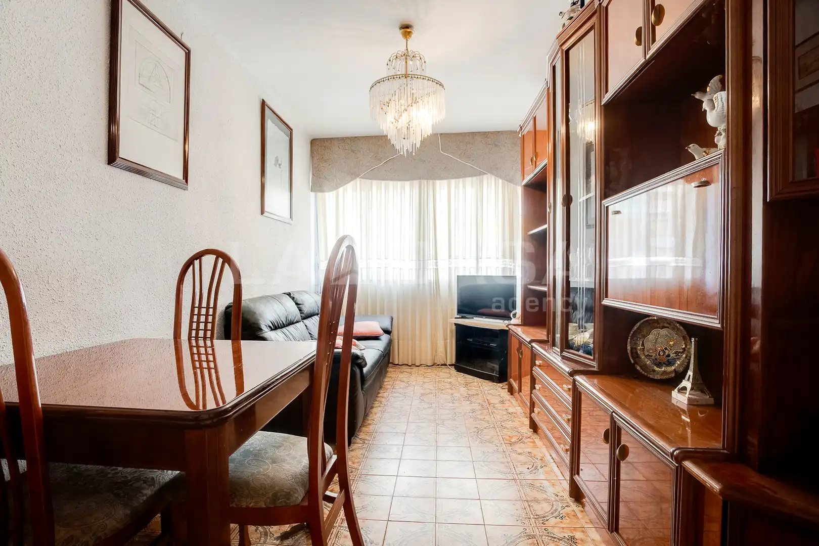 Wohnzimmer von Wohnung zum Verkauf in Cornellà de Llobregat