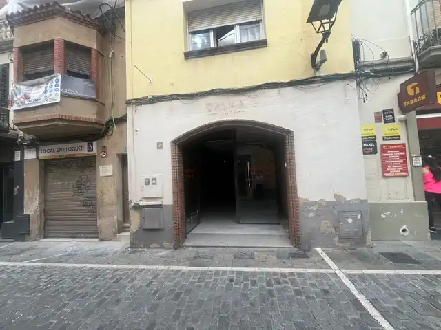Locale commerciale in affitto a Carrer de Santa Maria 17, imagen 2