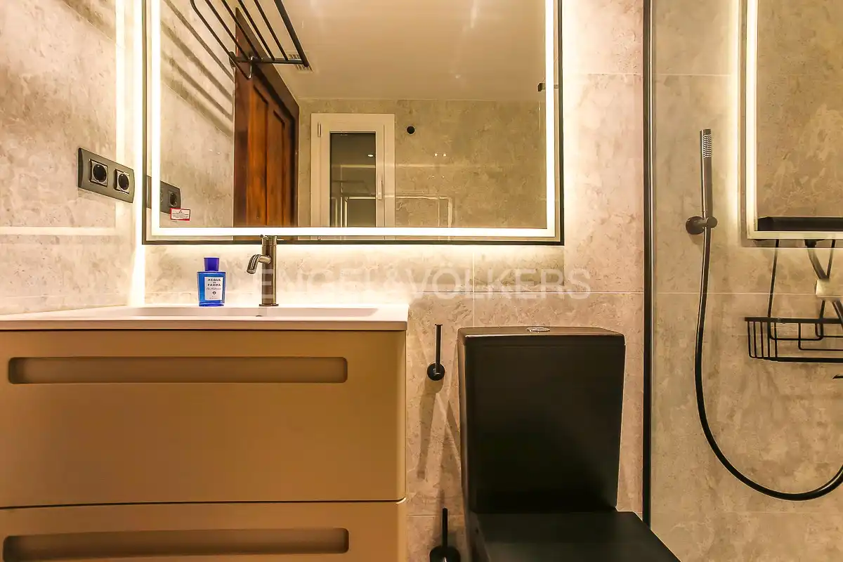 Badezimmer von Wohnung zur Miete in Sitges mit Klimaanlage, Heizung und Schwimmbad