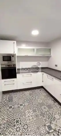 Appartamento con terrazza in affitto a Casco Antiguo, imagen 7