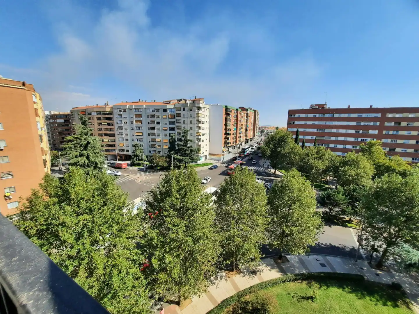 Vista exterior de Apartamento de alquiler en Ciudad Jardín