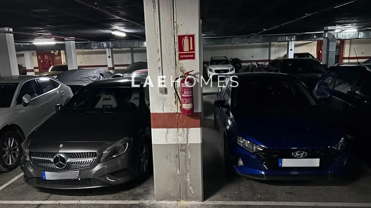 Aparcament de Àtic en venda en Alicante / Alacant amb Aire condicionat, Calefacció i Jardí privat