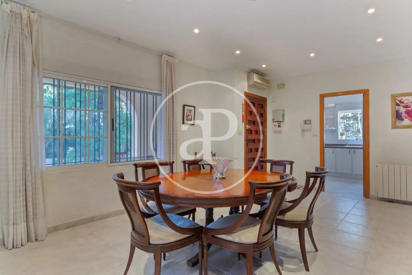 Comedor de Casa o chalet en venta en Paterna con Aire acondicionado, Calefacción y Jardín privado