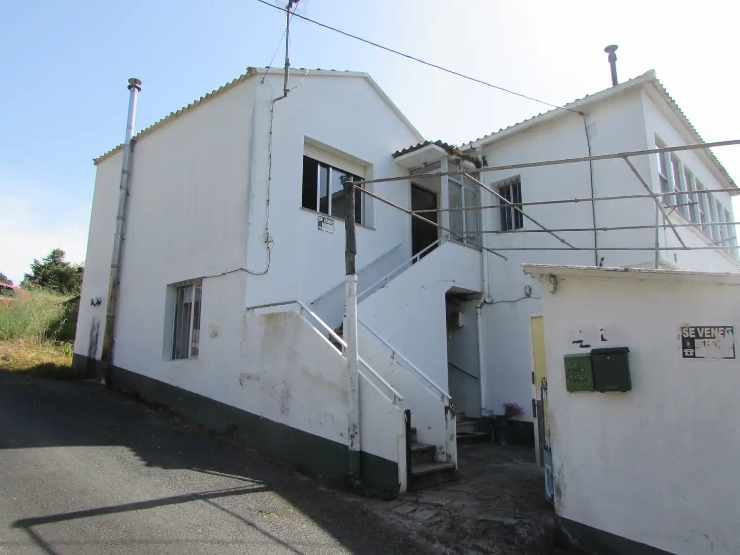 Vista exterior de Casa o xalet en venda en Ferrol amb Calefacció i Jardí privat