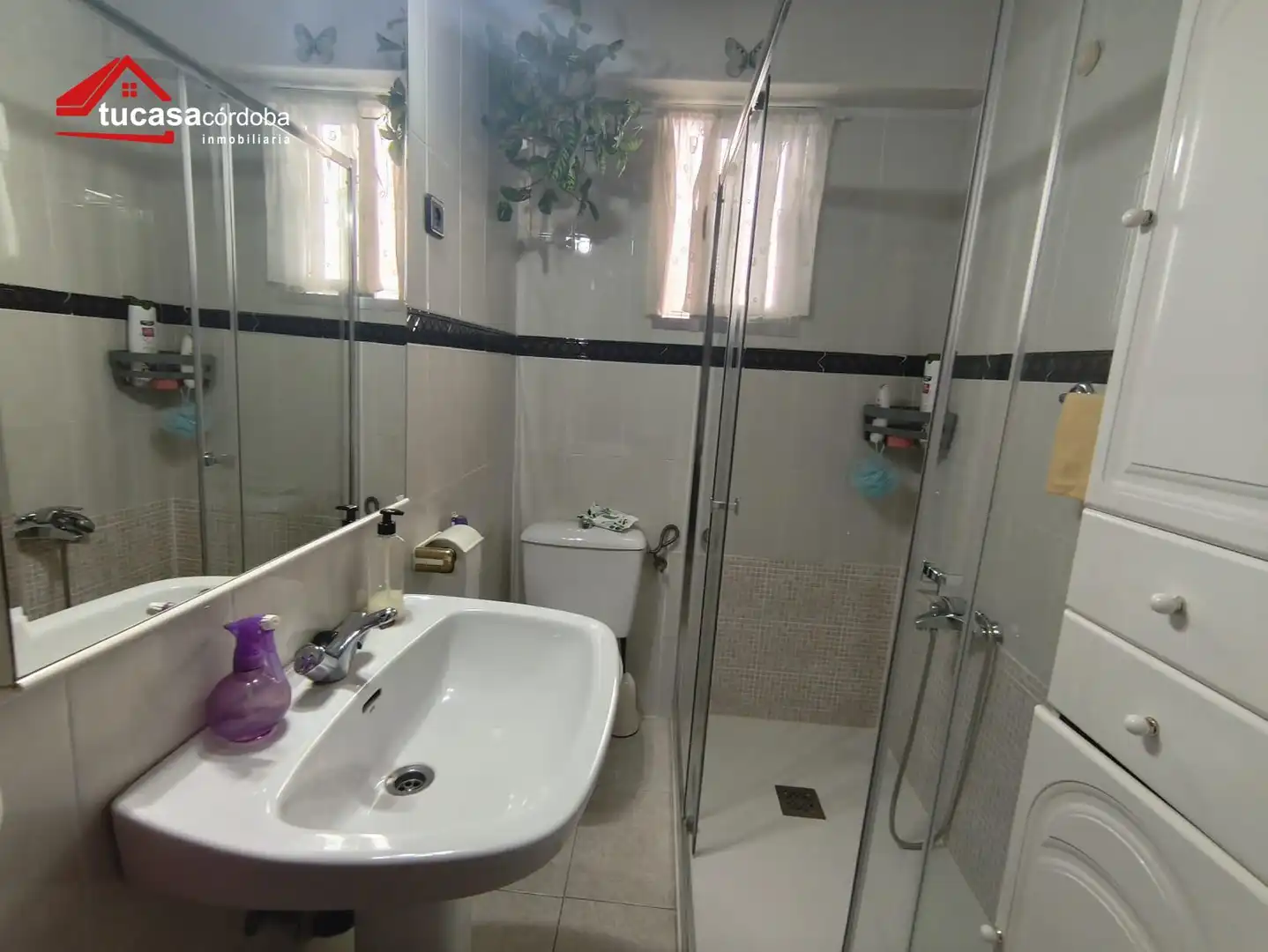 Bathroom of Flat for sale in Córdoba  with Air Conditioner, Terrace and Furnished