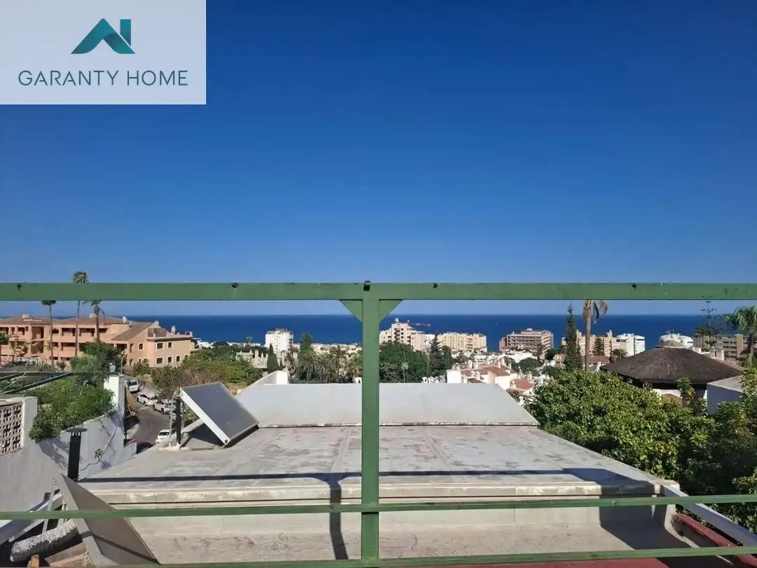 Terrassa de Dúplex de lloguer en Torremolinos amb Calefacció, Jardí privat i Terrassa