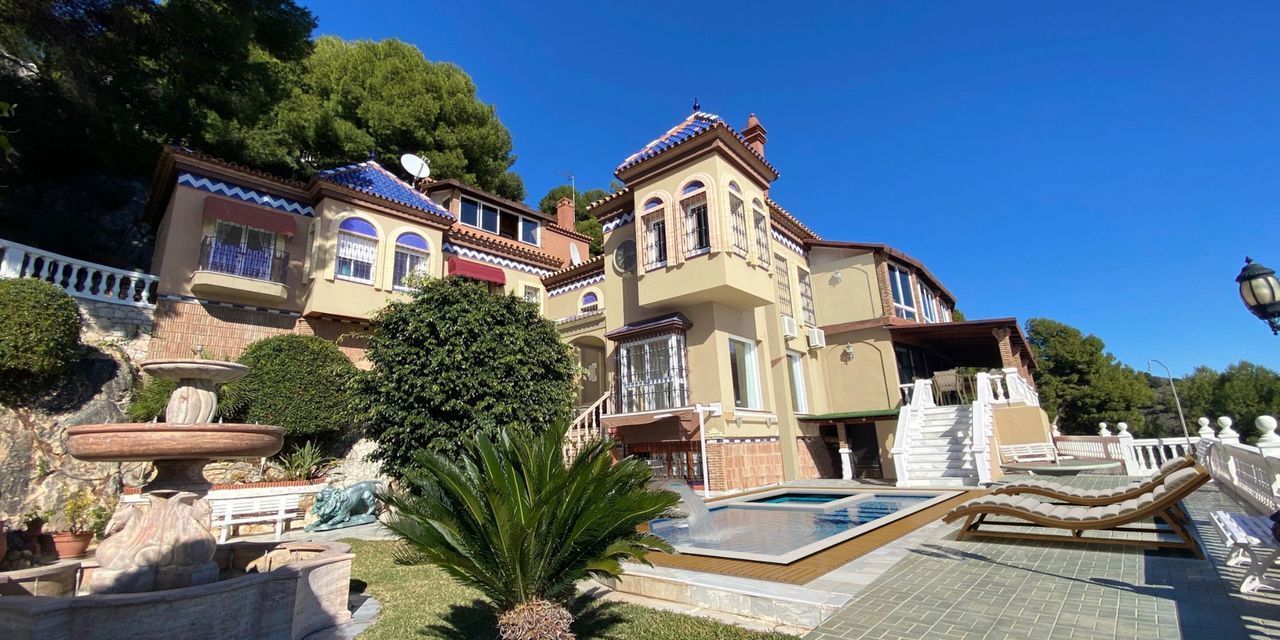 Vista exterior de Casa o xalet en venda en Málaga Capital amb Aire condicionat, Calefacció i Jardí privat