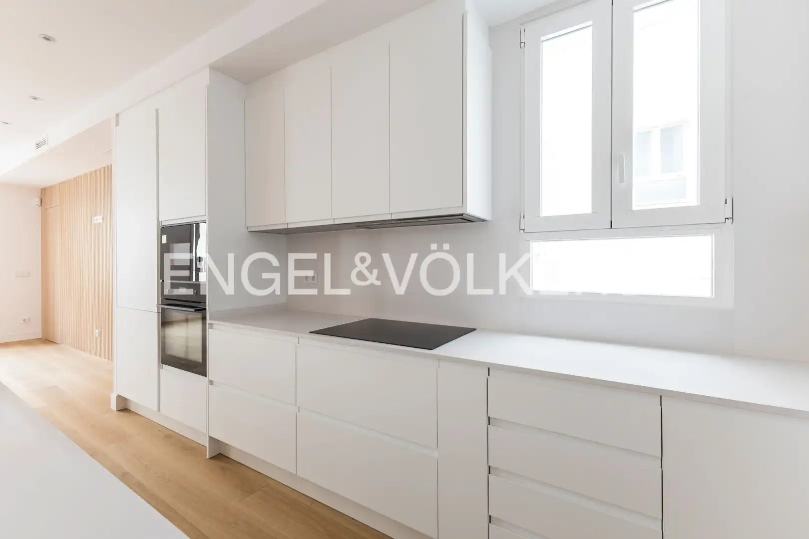 Küche von Wohnung zum Verkauf in Madrid mit Klimaanlage und Heizung