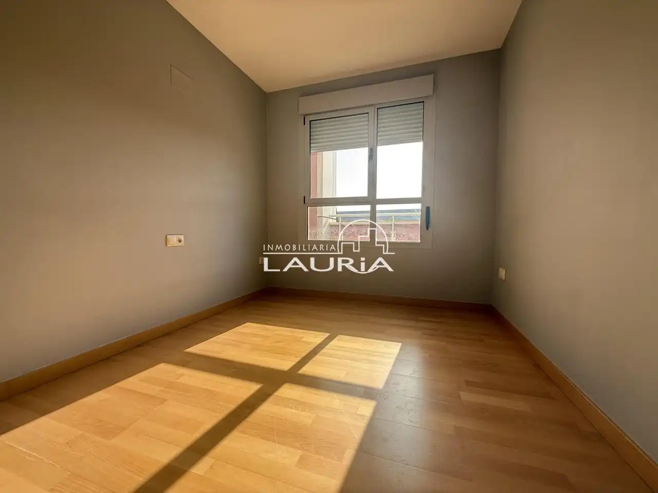 Bedroom of Flat for sale in Burjassot  with Air Conditioner, Heating and Private garden