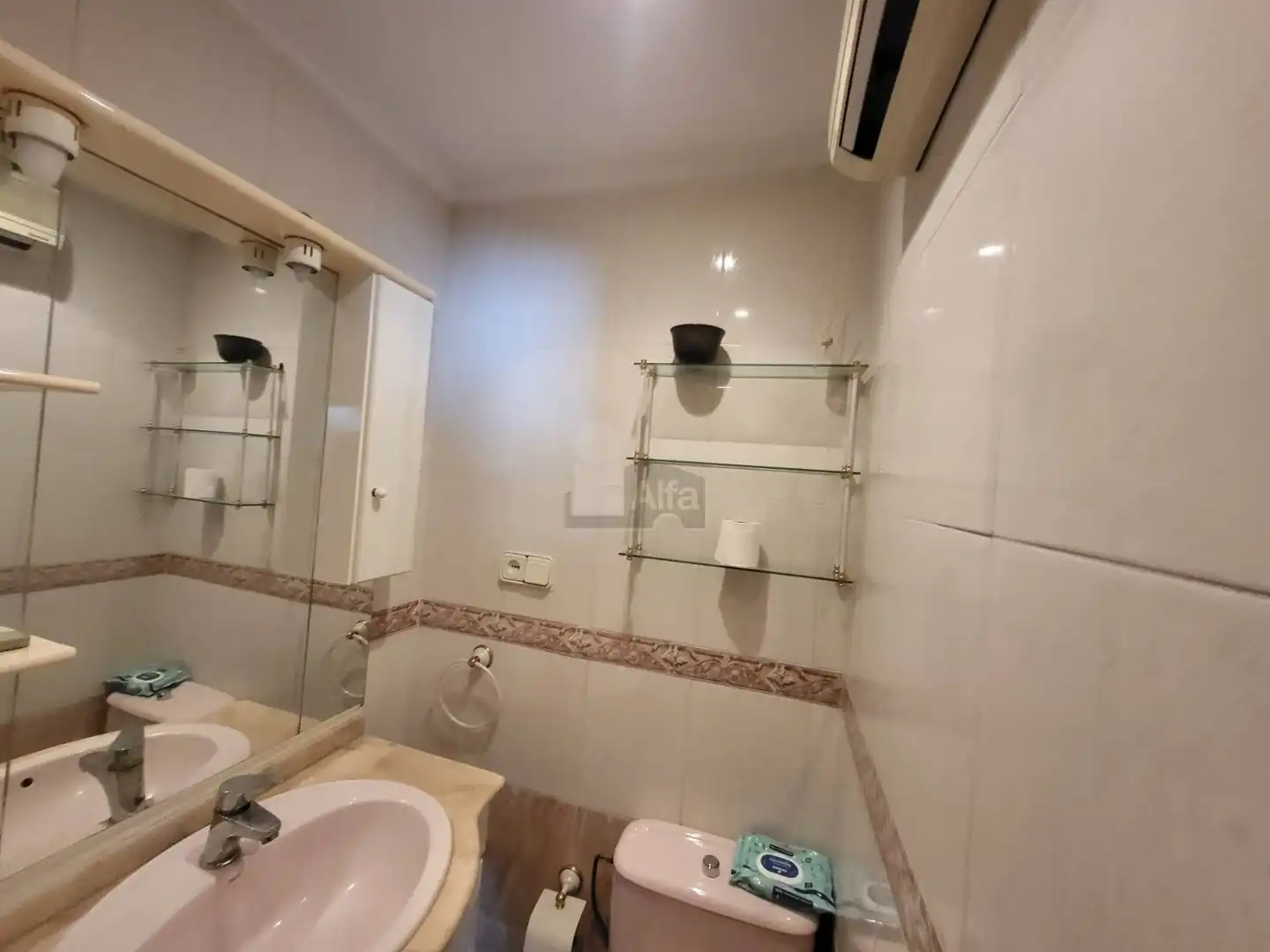Flat for rent in Carrer de Conchita Piquer, 10, El Calvari