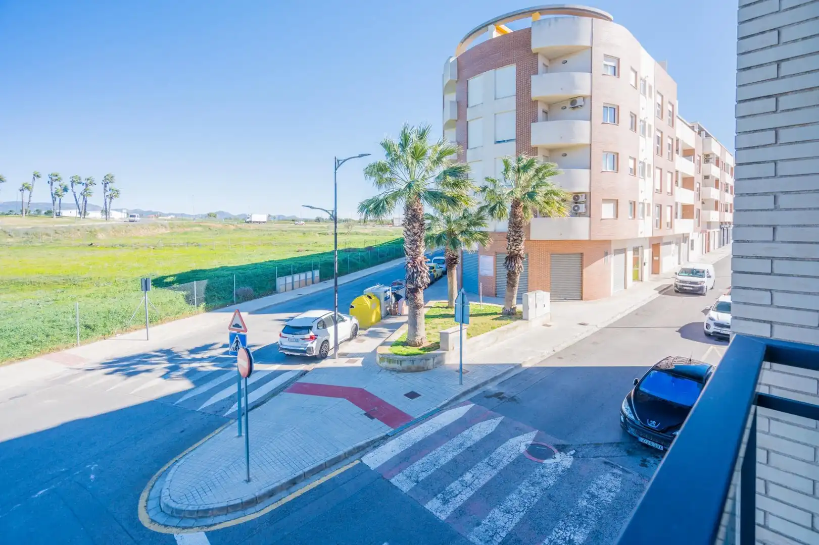 Exterior view of Flat for sale in La Pobla de Vallbona  with Air Conditioner, Heating and Terrace