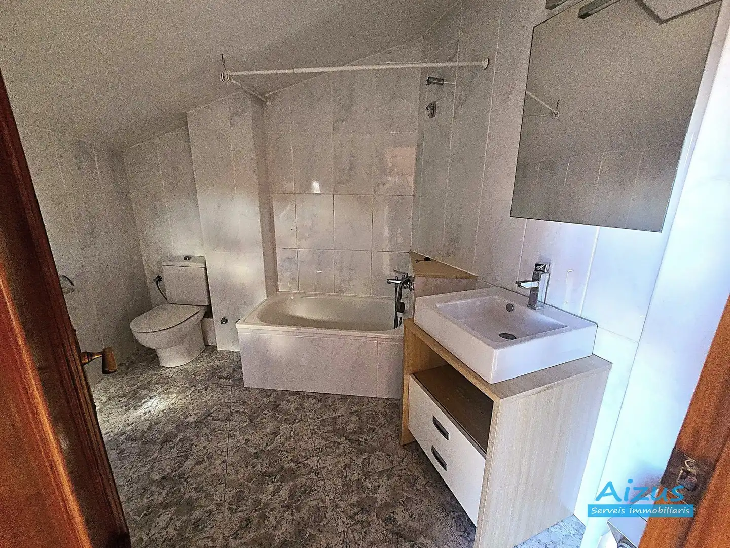 Baño de Dúplex en venta en Rubí con Parquet, Terraza y Balcón