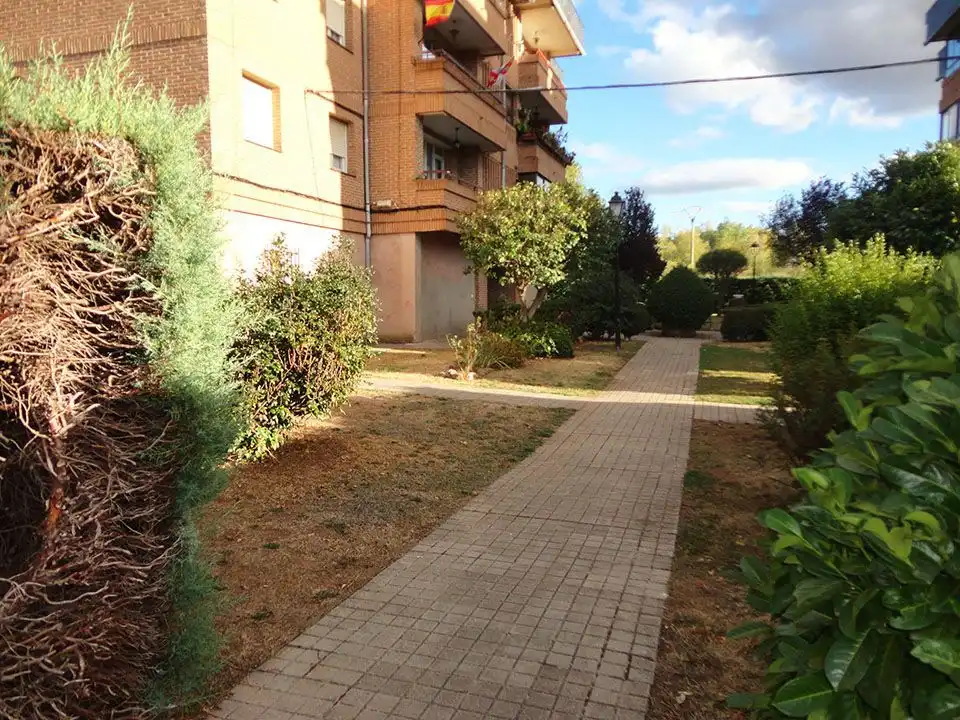 Vista exterior de Piso en venta en Salas de los Infantes con Calefacción, Terraza y Amueblado