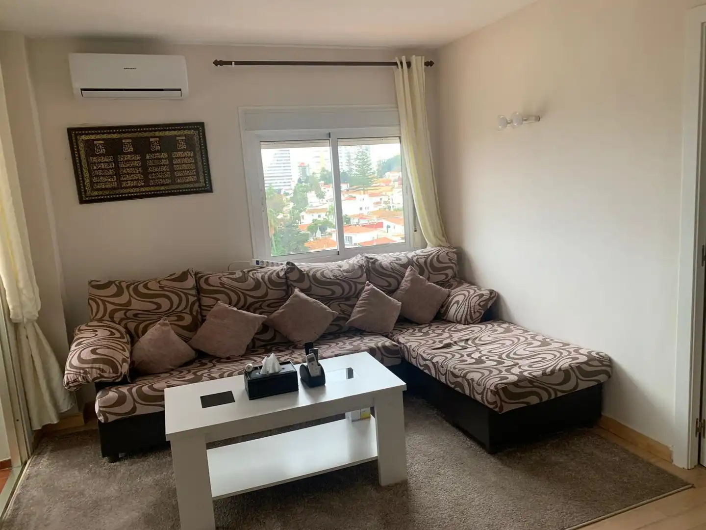 Living room of Flat for sale in Benalmádena  with Terrace, Furnished and Balcony