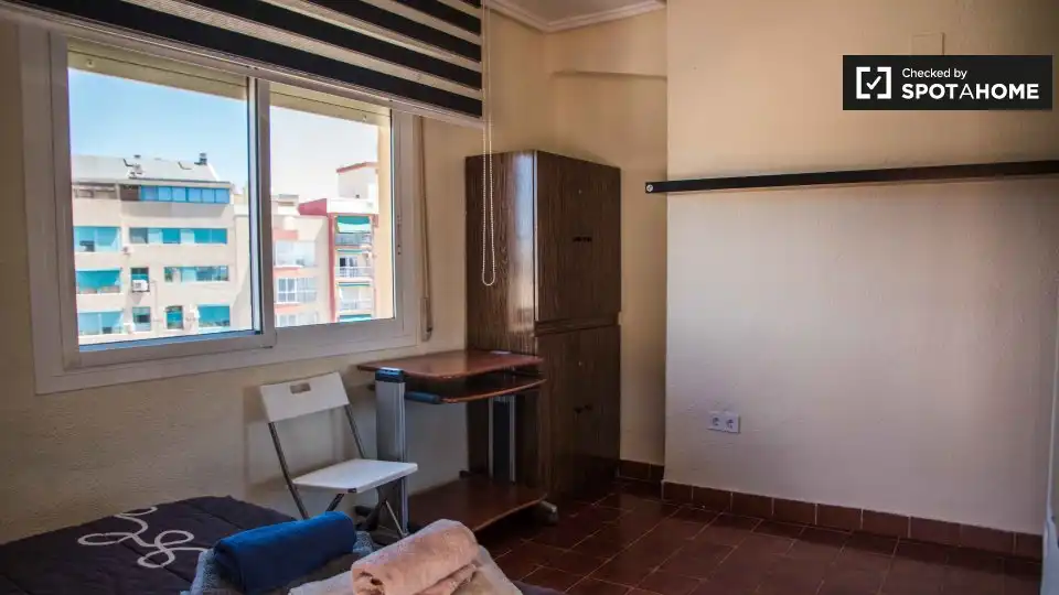 Room in El Cabanyal - El Canyamelar