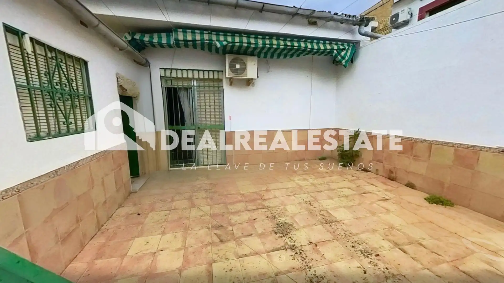 Exterior view of Houses for sale in Brenes  with Air Conditioner, Terrace and Storage room