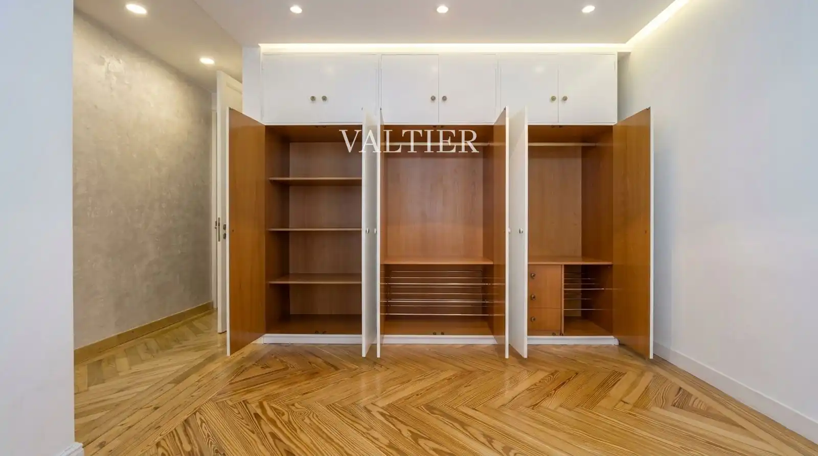 Schlafzimmer von Wohnung zur Miete in Madrid mit Klimaanlage, Heizung und Terrasse