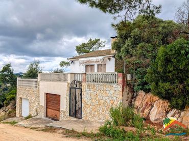 Casa amb jardí en venda a Lloret Residencial - Montlloret
