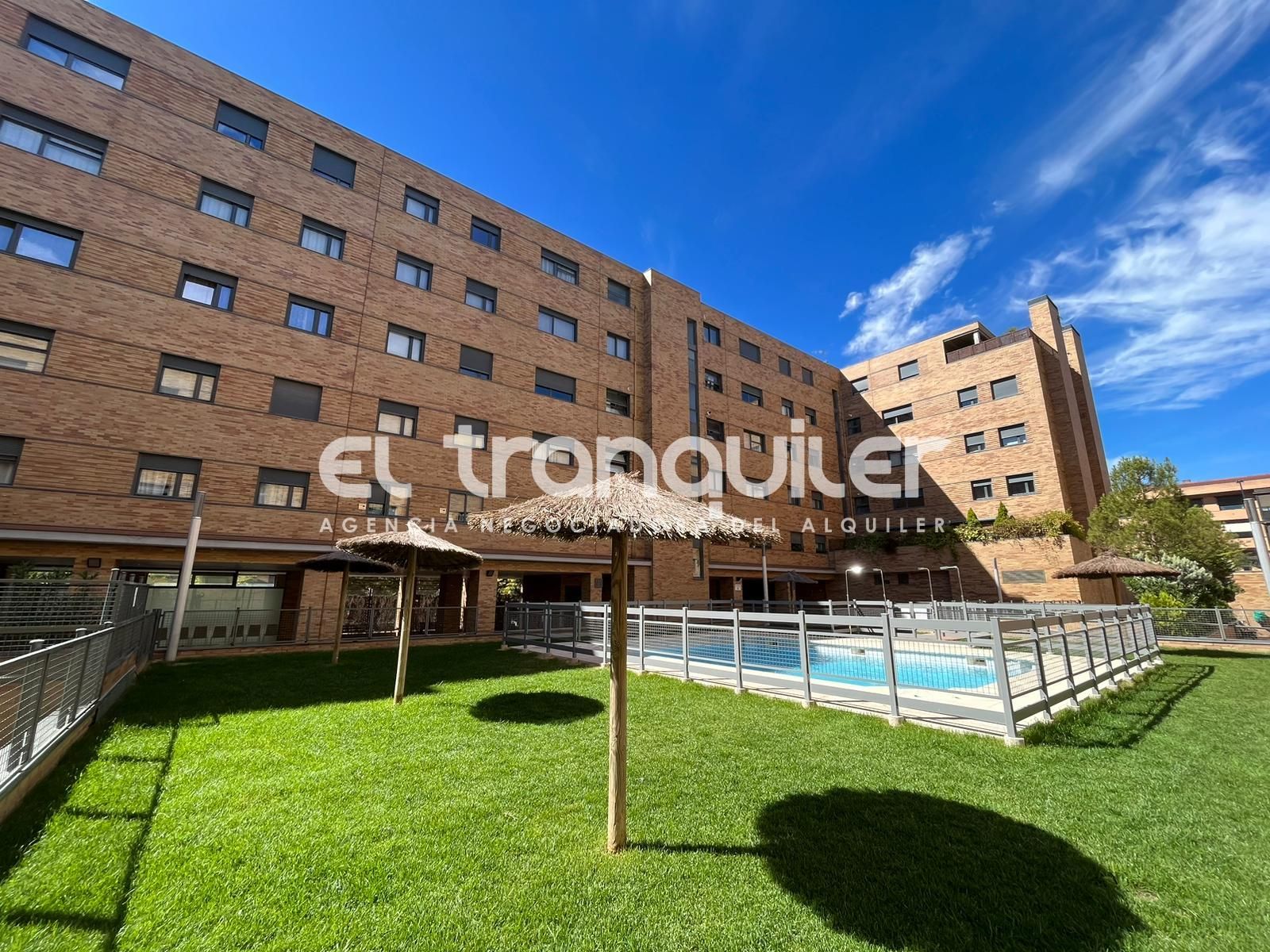 Vista exterior de Pis de lloguer en  Madrid Capital amb Aire condicionat, Traster i Piscina