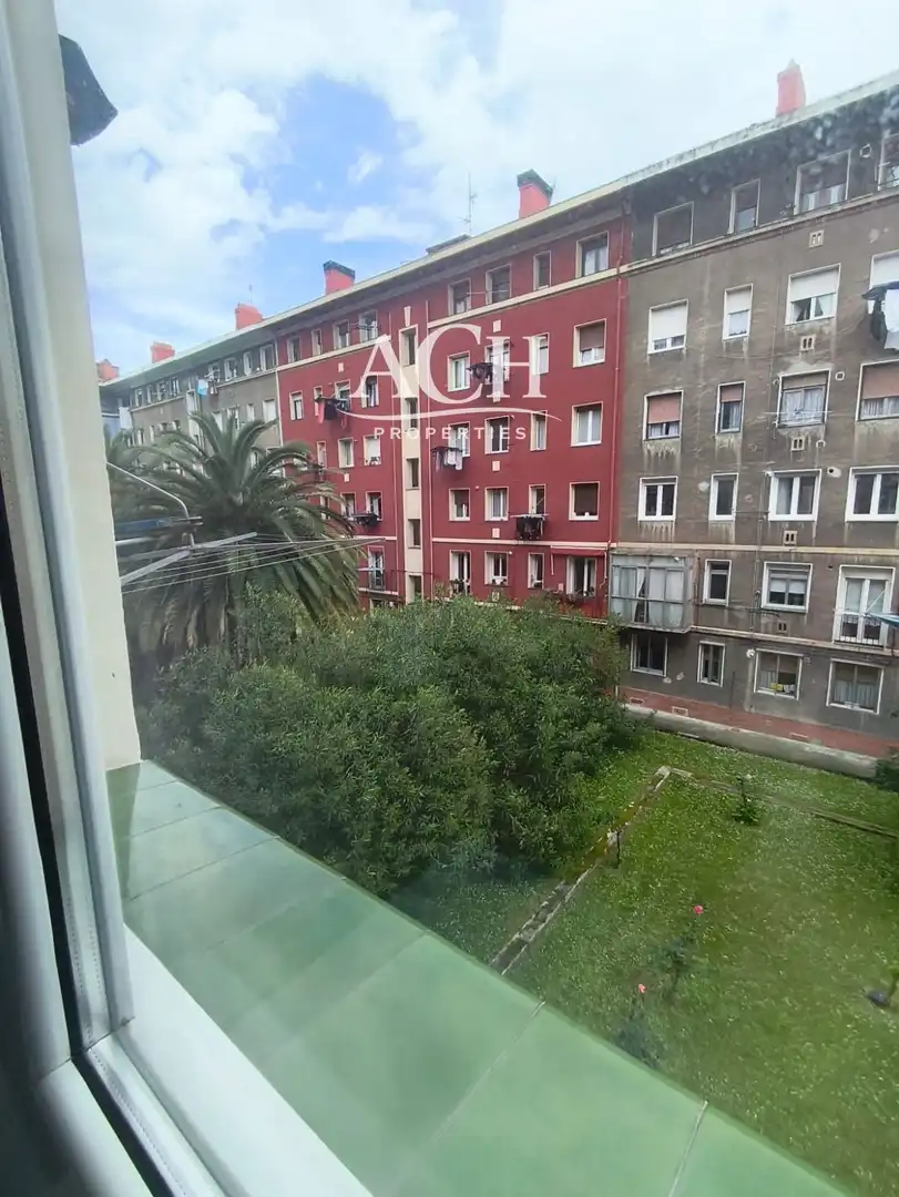 Vista exterior de Piso de alquiler en Bilbao  con Amueblado, Lavadora y TV