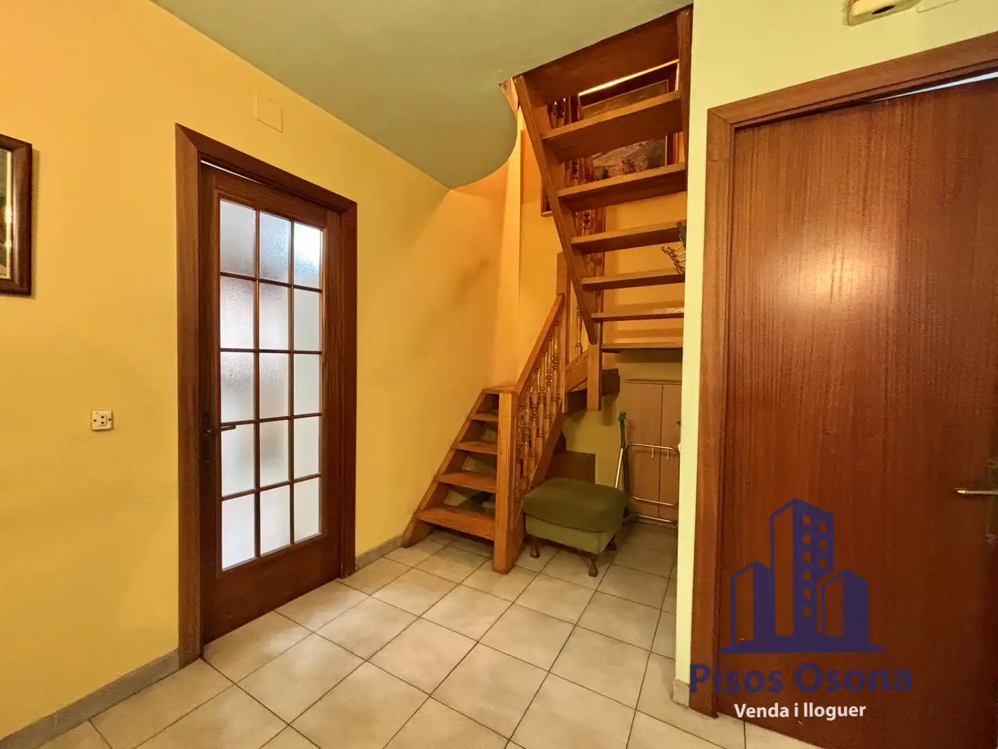 Piso en venta en Vic con Calefacción, Amueblado y Horno