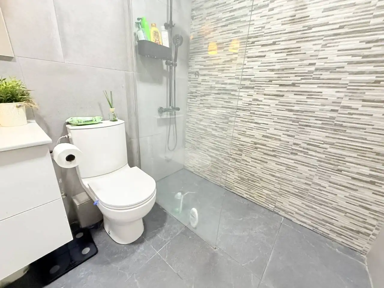 Bathroom of Houses for sale in Sant Celoni  with Air Conditioner, Heating and Terrace
