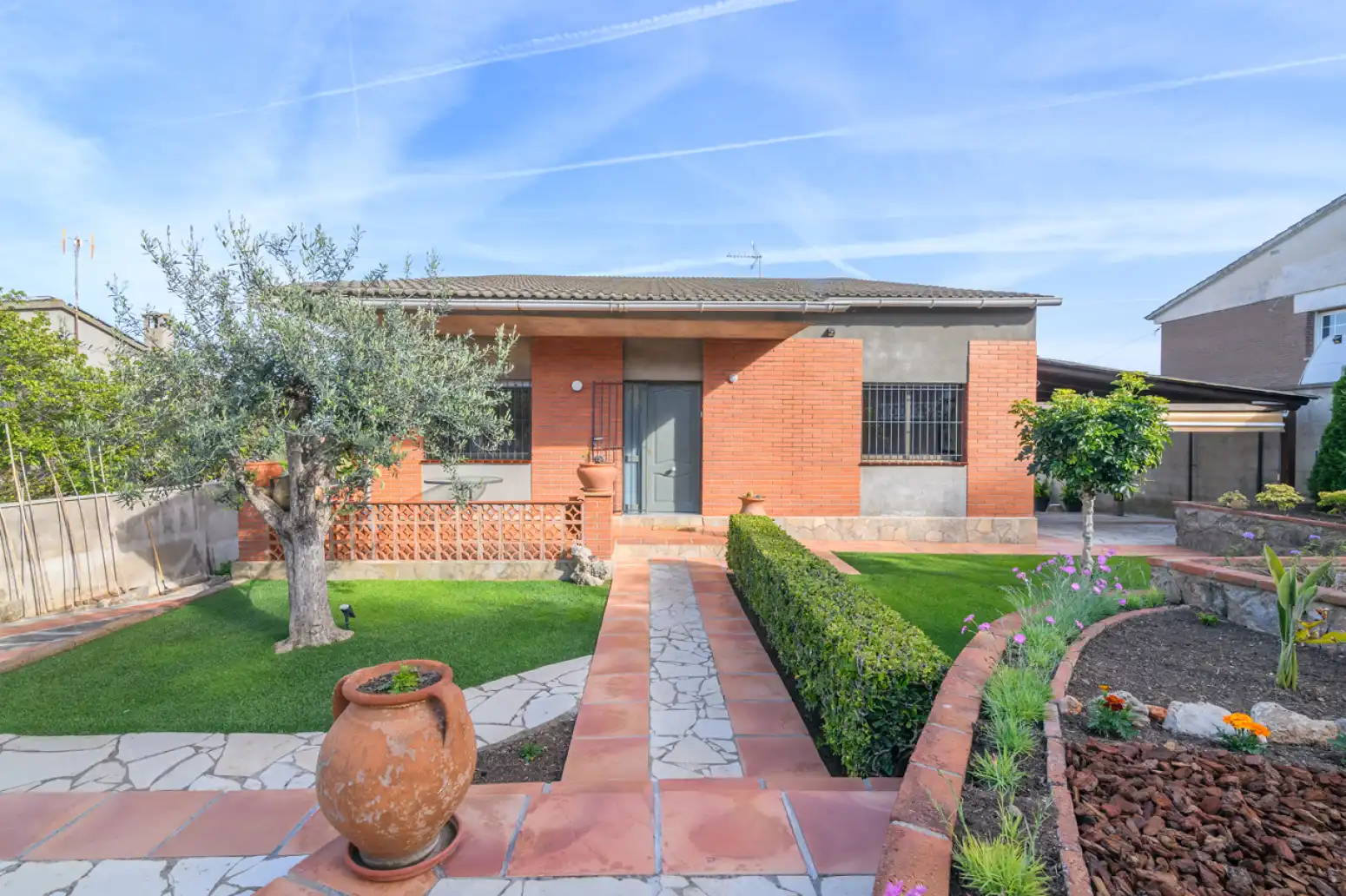 Vista exterior de Casa o chalet en venta en Gavà con Terraza, Piscina y Balcón