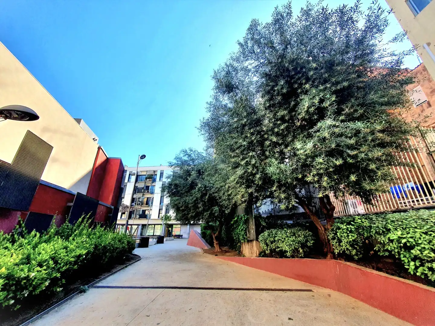 Außenansicht von Büro zum Verkauf in L'Hospitalet de Llobregat mit Klimaanlage, Abstellraum und Alarm