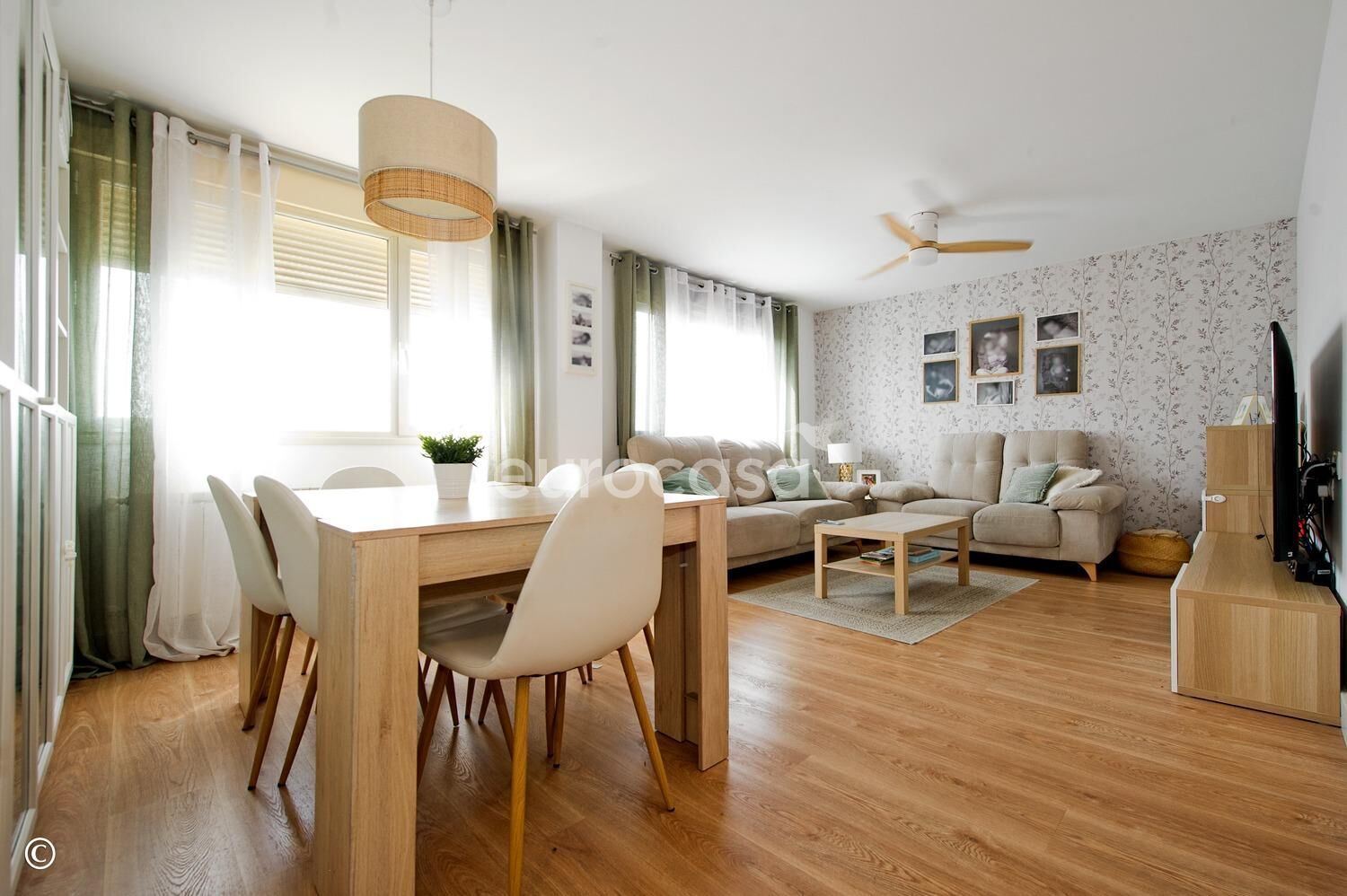 Sala de estar de Piso en venta en Santa Cruz de Bezana con Calefacción, Terraza y Trastero