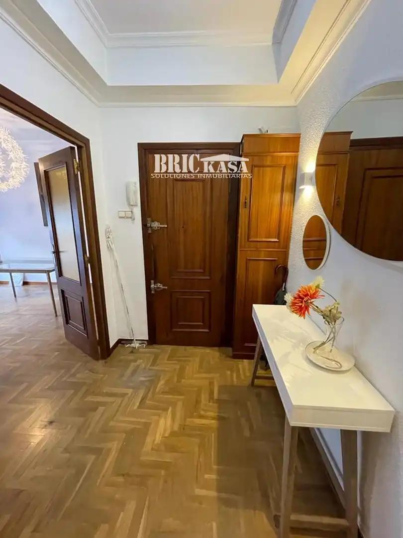 Wohnung mit Aufzug zur Miete in N/A, imagen 2