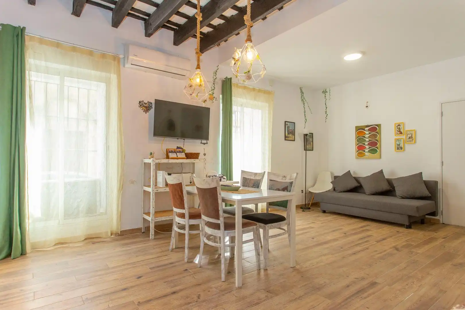 Sala d'estar de Apartament en venda en Jerez de la Frontera amb Calefacció i Moblat