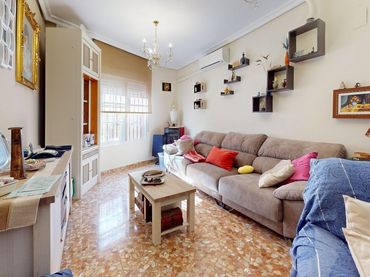 Adosado con balcón en venta en Poniente-Norte - Miralbaida - Parque Azahara
