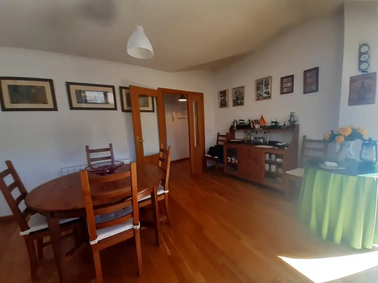 Comedor de Piso en venta en Bronchales con Parquet, Terraza y Trastero