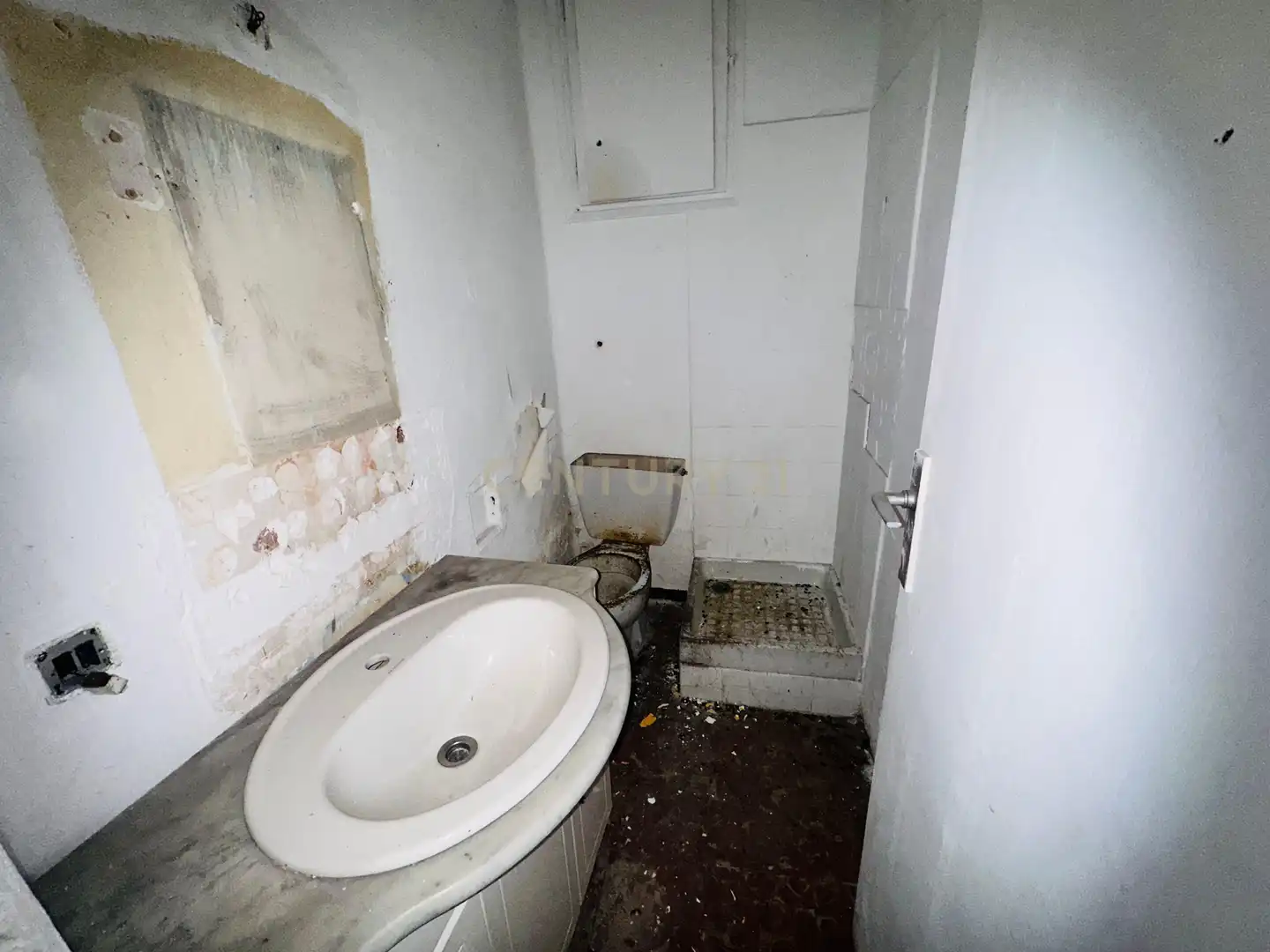 Bathroom of Flat for sale in Sabadell
