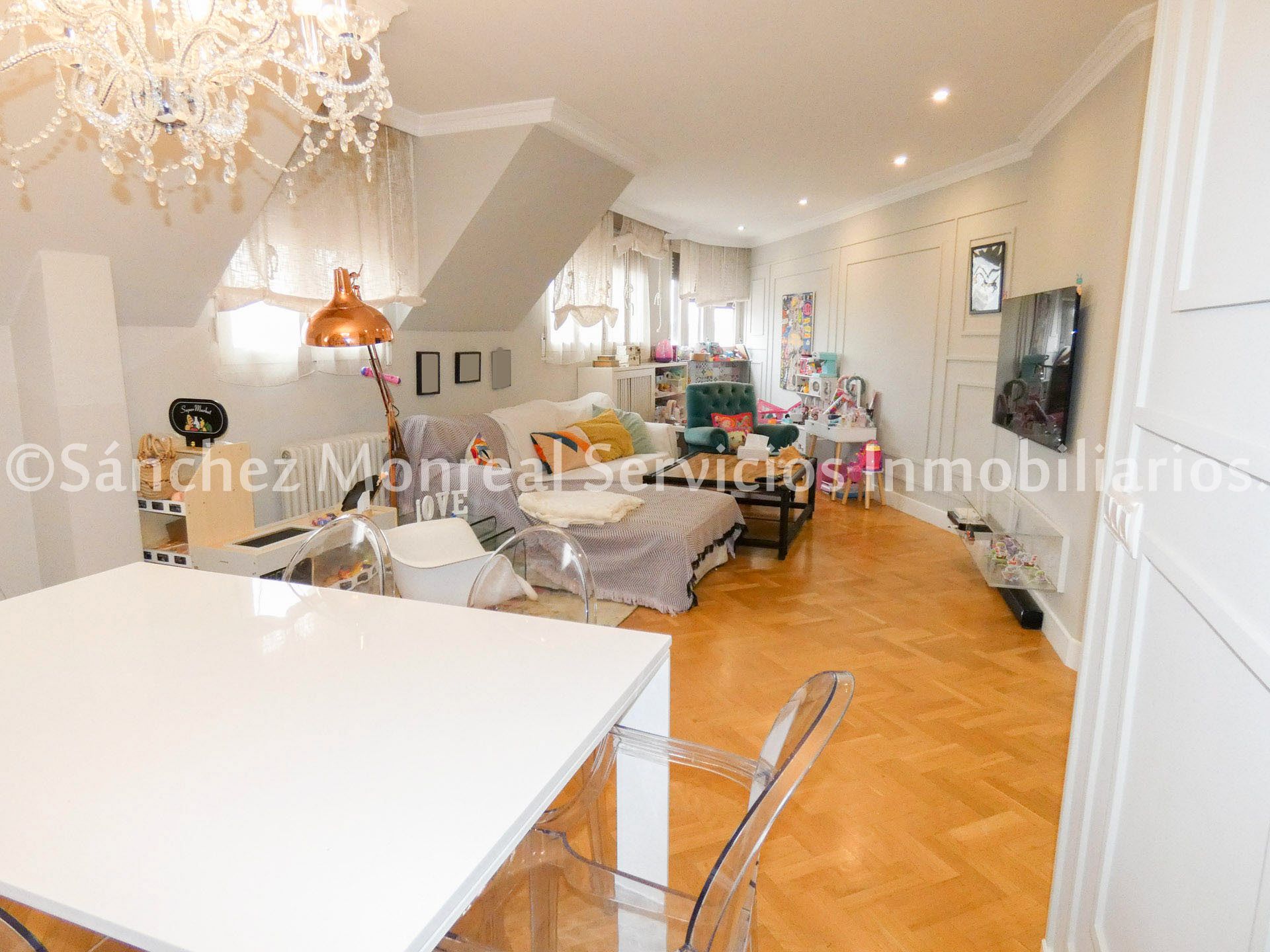 Living room of Flat for sale in Alcázar de San Juan  with Air Conditioner, Heating and Parquet flooring