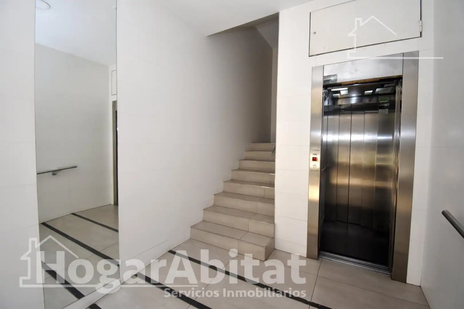 Piso en venta en Castellón de la Plana / Castelló de la Plana con Aire acondicionado, Calefacción y Amueblado