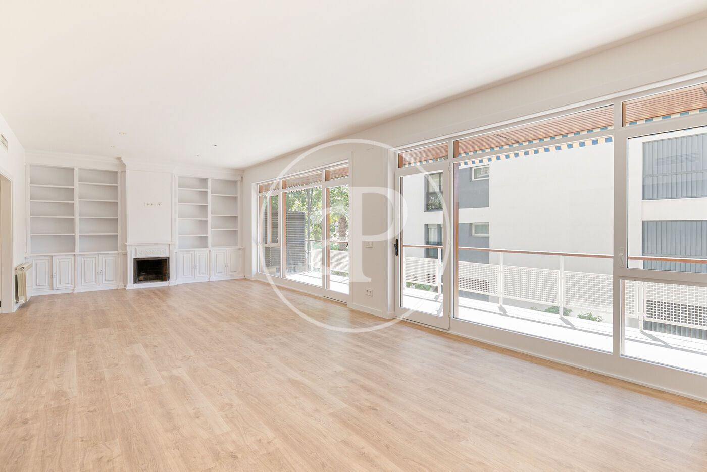 Sala d'estar de Pis en venda en  Barcelona Capital amb Aire condicionat, Calefacció i Jardí privat
