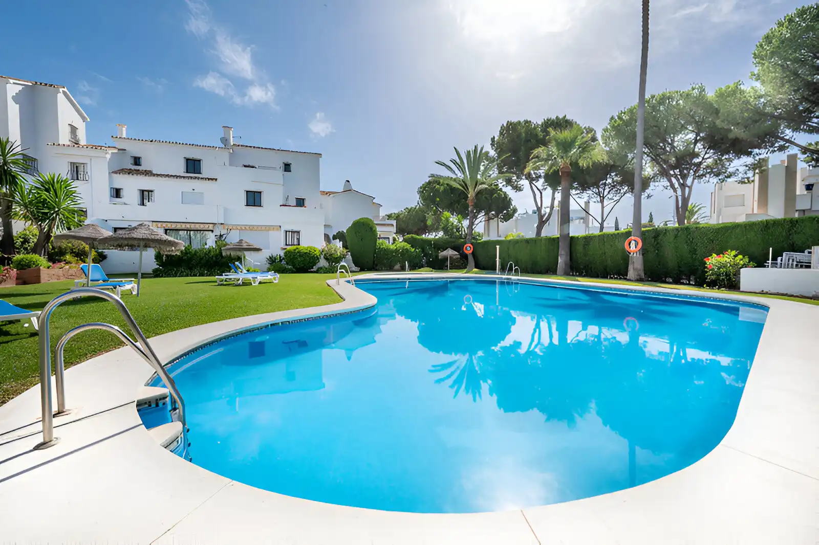 Jardí de Casa adosada en venda en Marbella amb Calefacció, Terrassa i Piscina