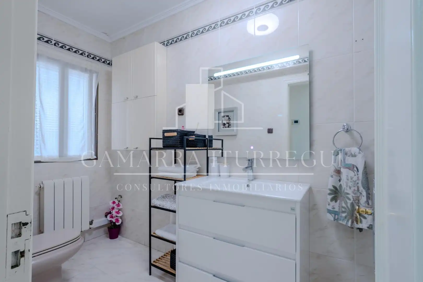 Baño de Piso en venta en Bermeo con Calefacción