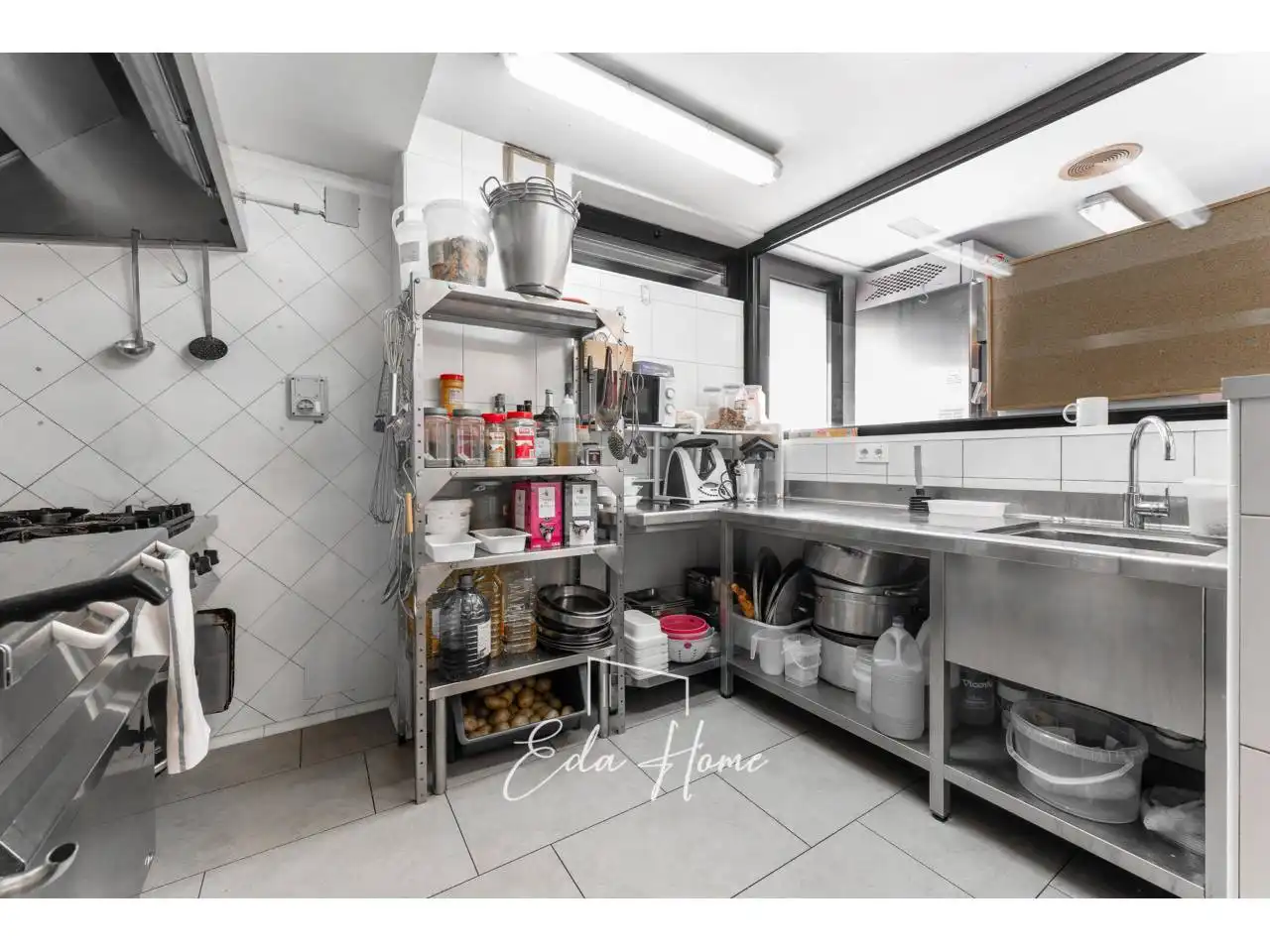 Local comercial en traspàs a Calle Josep Coroleu, imagen 15