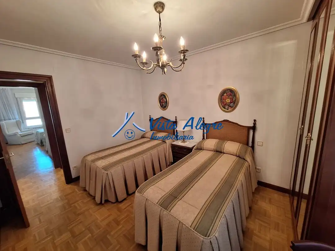 Dormitori de Apartament en venda en Haro amb Calefacció, Parquet i Terrassa