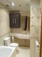 Bany de Apartament de lloguer en Cuenca amb Calefacció, Parquet i Terrassa