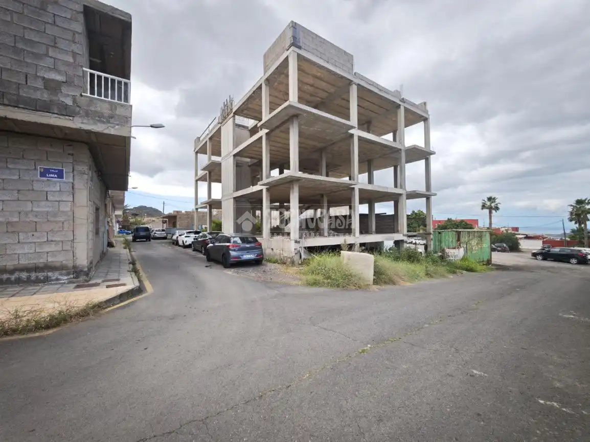 Aparcament de Edifici en venda en Arona