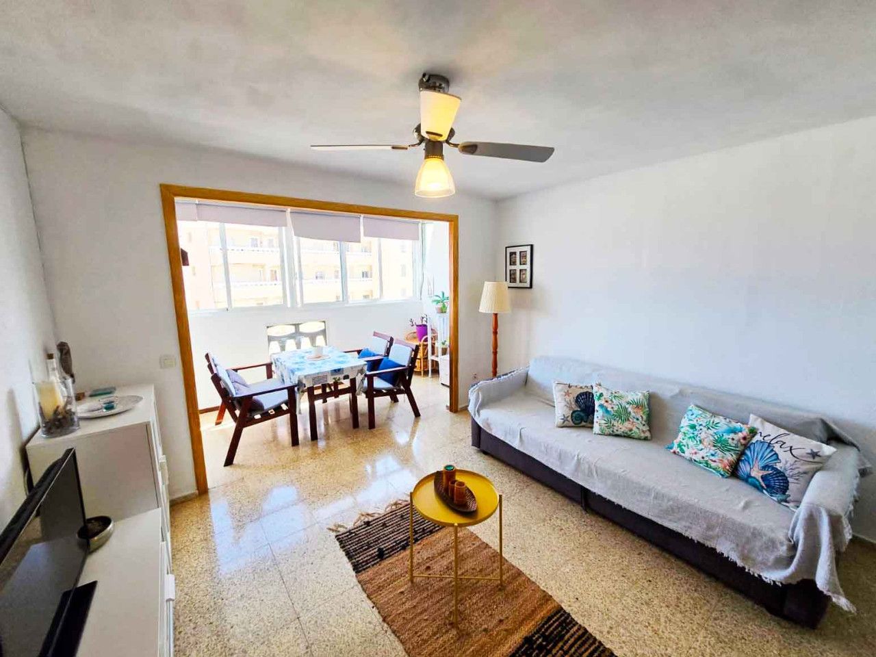 Sala d'estar de Apartament en venda en Torrevieja amb Calefacció, Moblat i Forn