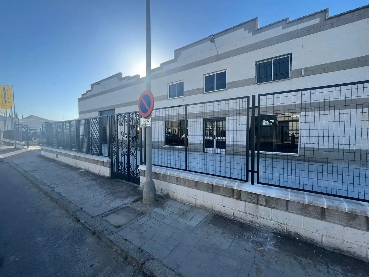 Nau industrial de lloguer a Zona de la Vega, imagen 3